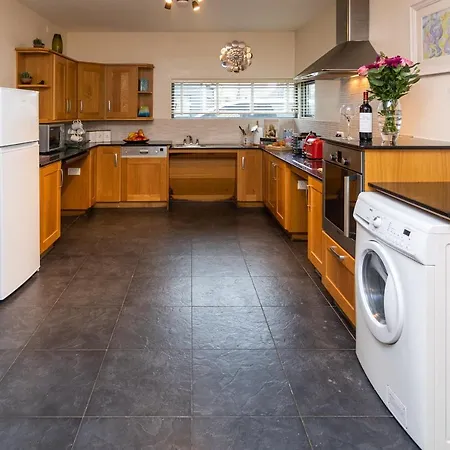 Будинок відпочинку Avenue 10 Кілларні