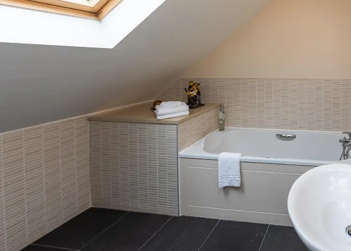 Avenue 10 * 基拉尼